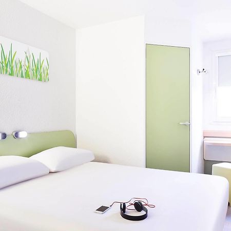 Ibis Budget Marseille Aeroport Provence Vitrolles  Exterior photo
