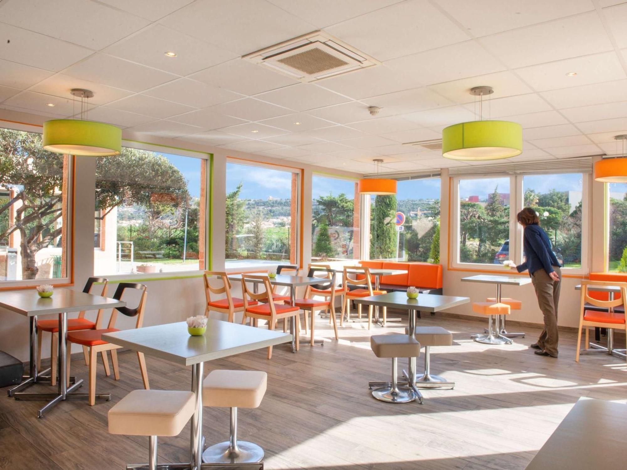 Ibis Budget Marseille Aeroport Provence Vitrolles  Exterior photo