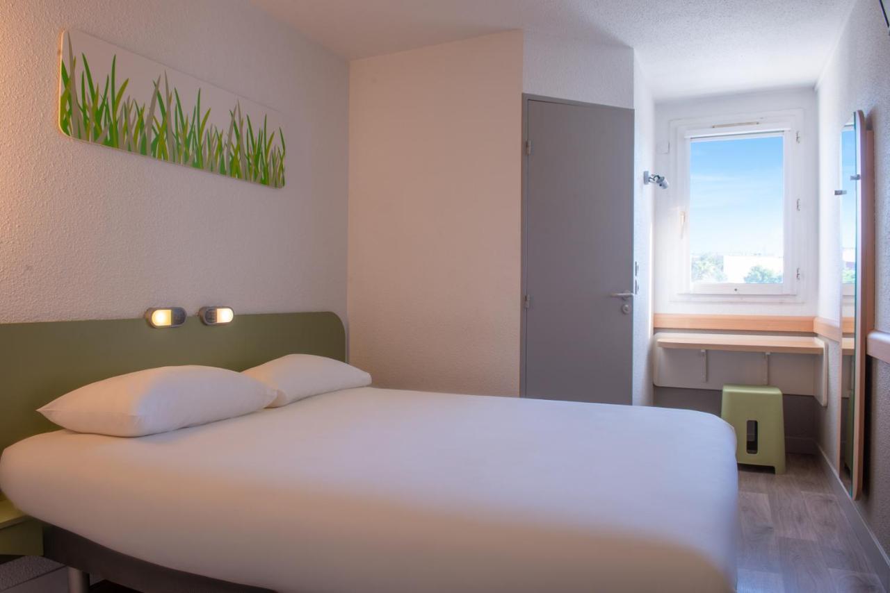 Ibis Budget Marseille Aeroport Provence Vitrolles  Exterior photo